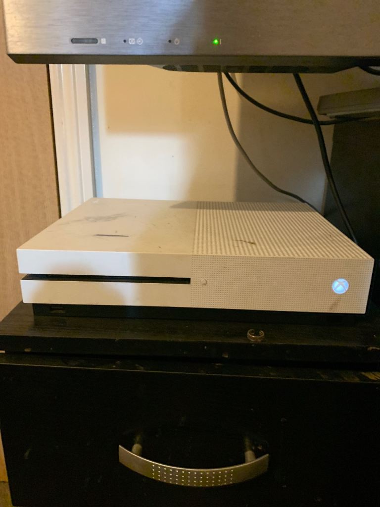 Microsoft Xbox One S 1TB storage 