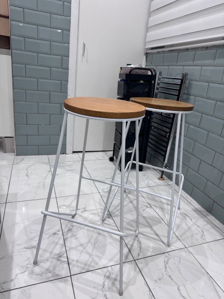 2 X Bar Stools