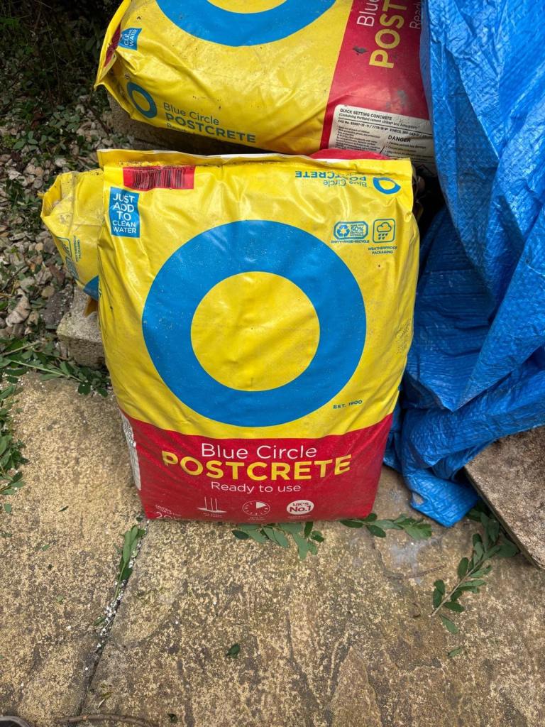 B&Q Post Crete 