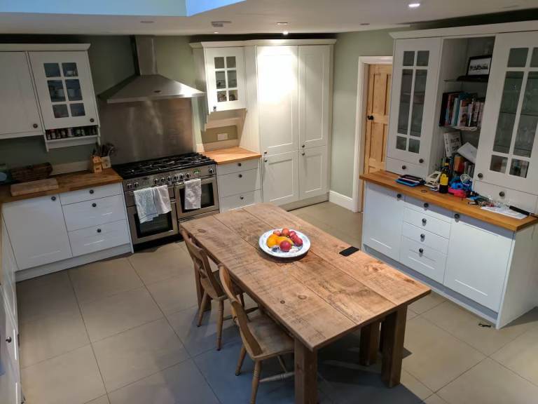 Lovely Double Room in a Gorgeous Family Home