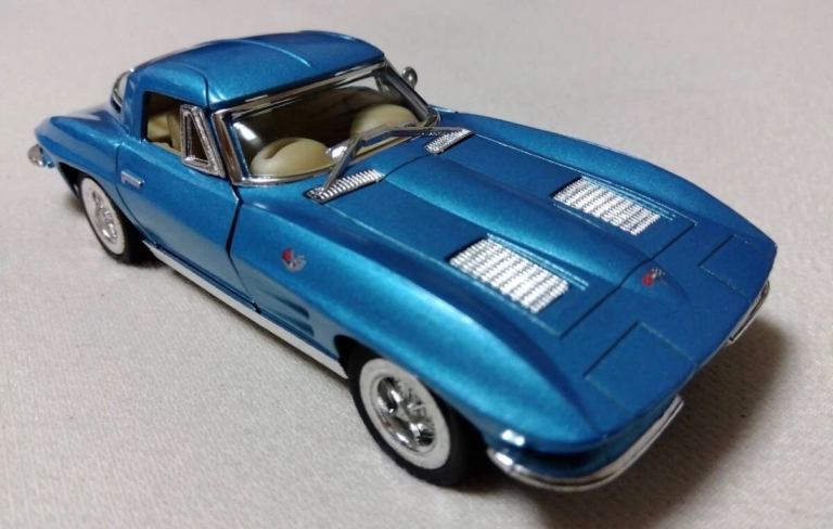 SS 5735 blue 1963 Chevrolet Corvette Stingray - Scale 1/32 pull back motor car