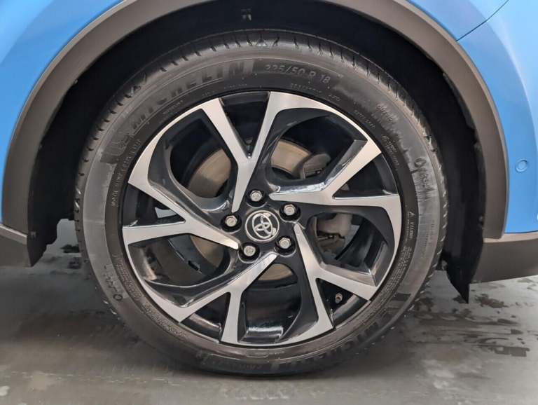  Toyota C-HR 1.8 VVT-h Design SUV 5dr Petrol Hybrid CVT Euro 6 (s/s) (122 ps) - HEATED S Petrol/E...