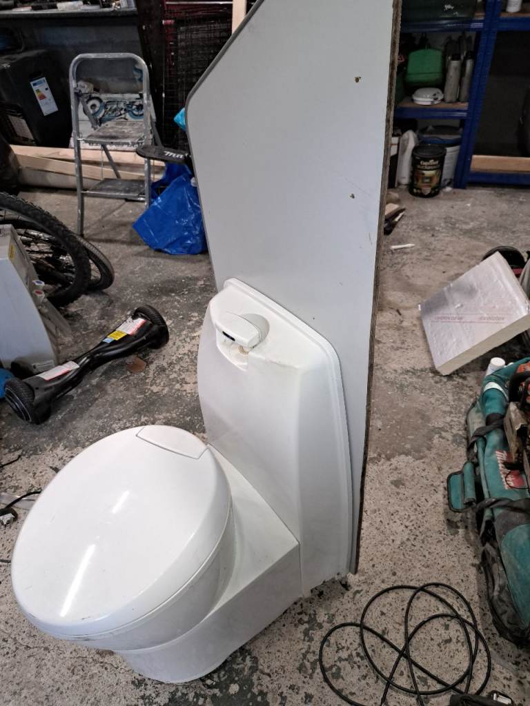 Portable toilet 