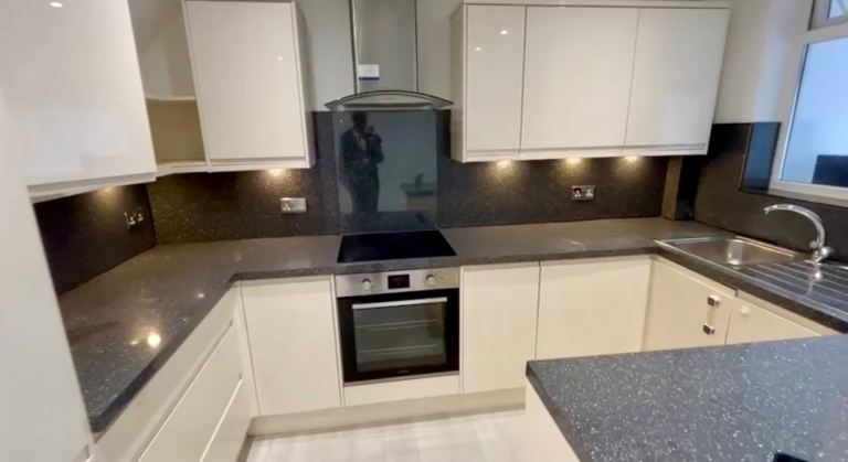 STOP SCROLLING! STUNNING 3 BED IN RAINHAM