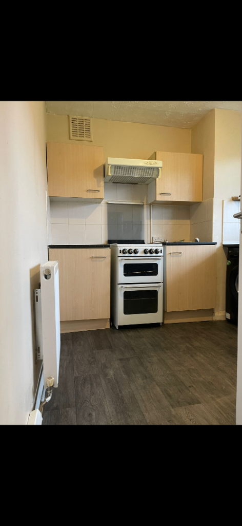 2 bedroom flat 1st floor 