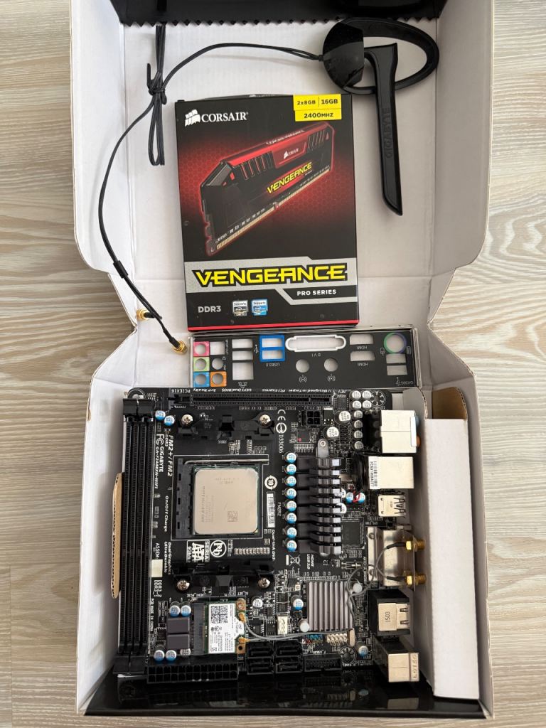 Motherboard + AMD CPU + 16GB RAM (No Cooler)