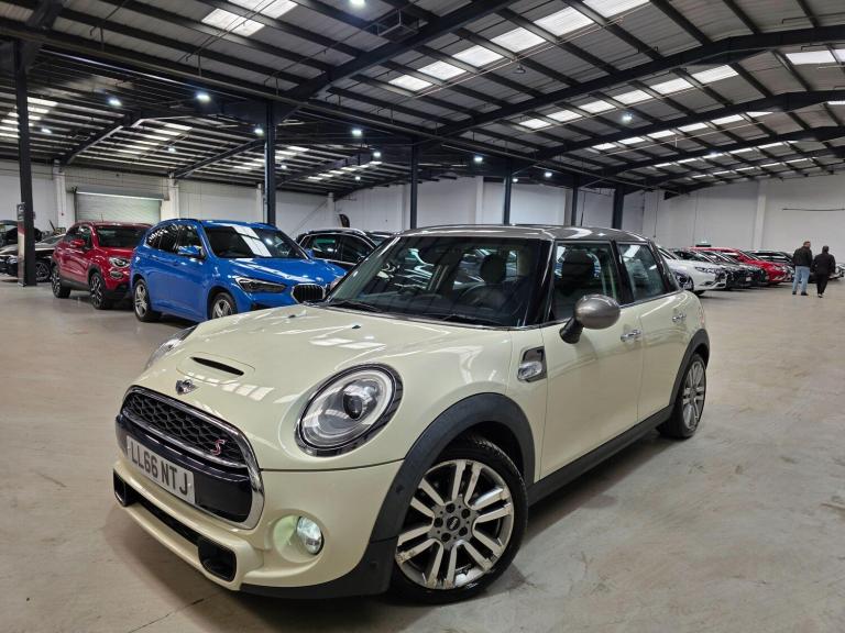 2016 MINI Hatch 2.0 Cooper S Seven Auto Euro 6 (s/s) 5dr HATCHBACK Petrol Automatic