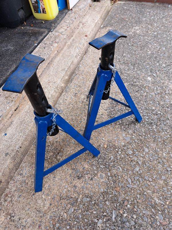 Vehicle stand jacks x2
