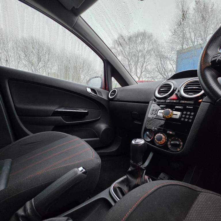 VAUXHALL CORSA D SXi EDITION FACELIFT 1.2 PETROL YEAR 2012 £35 ROAD TAX PER YEAR 12 MONTHS MOT