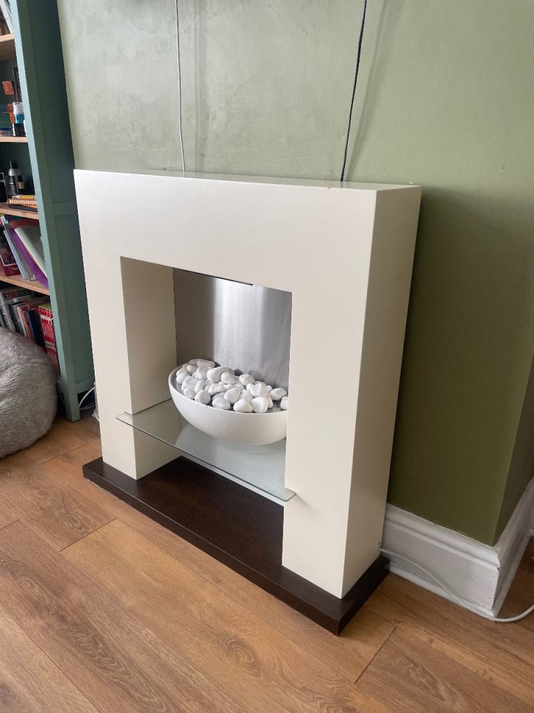 Modern Cream Electric Fireplace Surround with White Pebbles