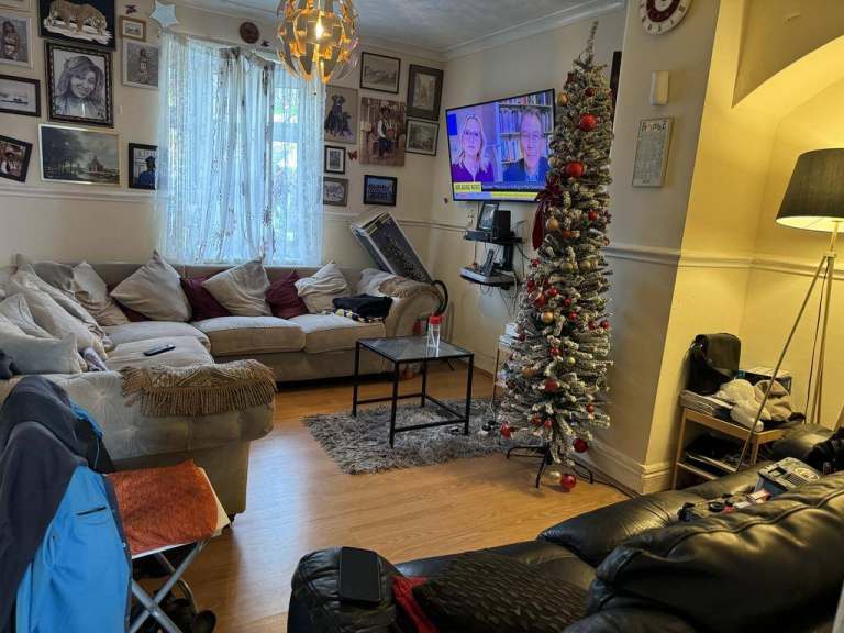 Beautiful 3 Bedroom Terraced House to Let at Downing Road Dagenham, RM9 6NA.