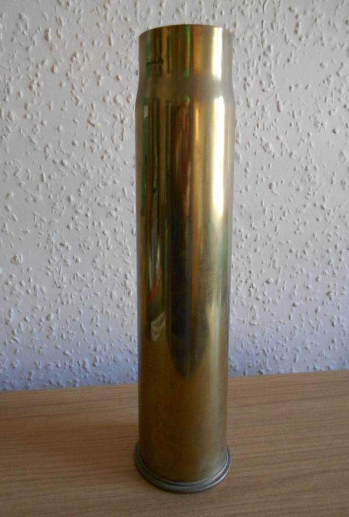 First Wold War 6pdr brass shell case dated 1917