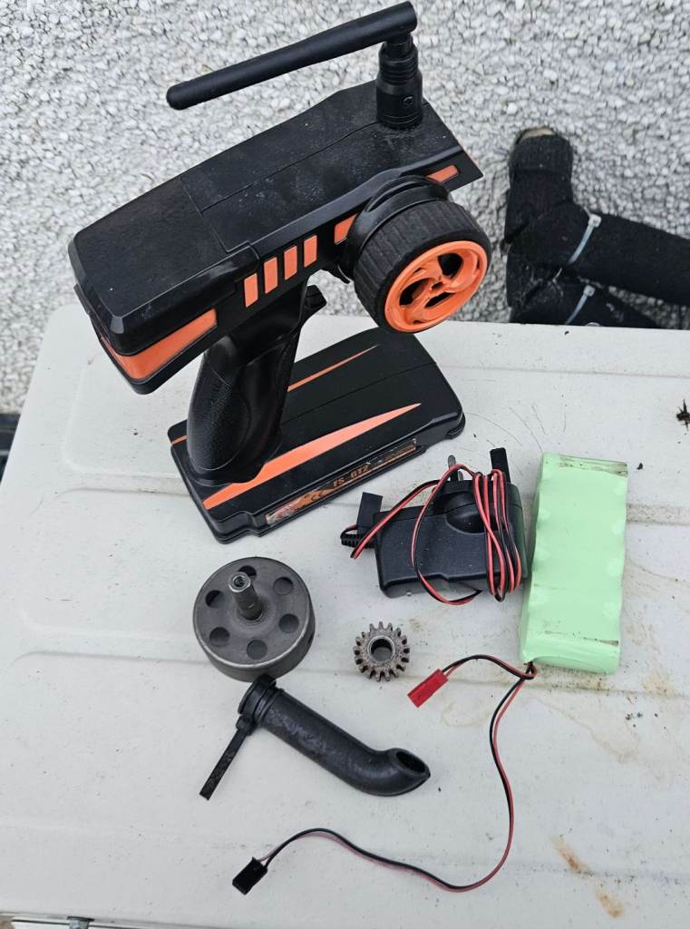 Massive 1/5 scale rc car buggy YAMA 2 stroke monster