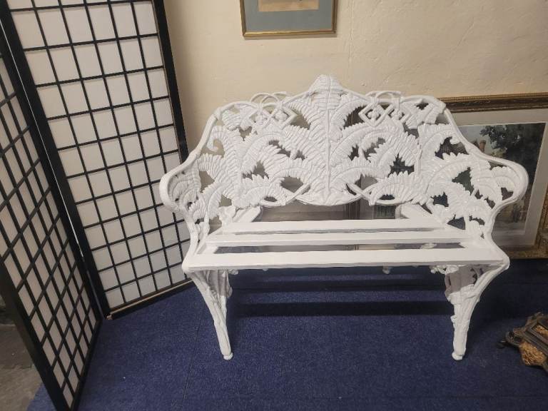 Stunning vintage 2 seater cast iron garden bench   