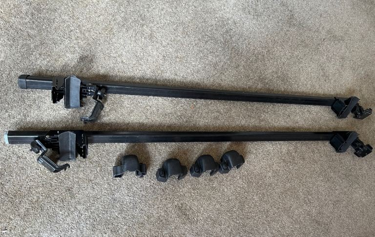 Halfords roof bars 120cm long fits most cars with fitted rails