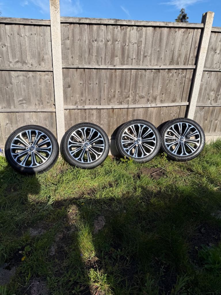 Toyota Corolla Alloy Wheels 17 inch 