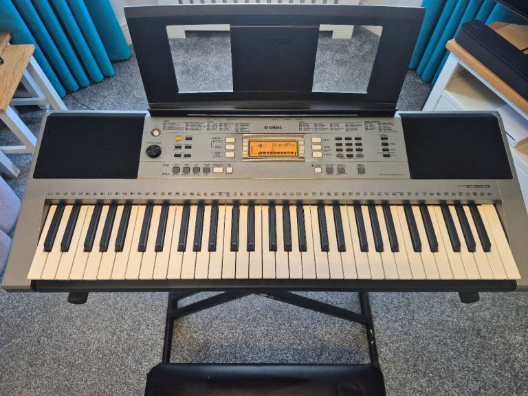 Yamaha E353 Keyboard, chair & stand