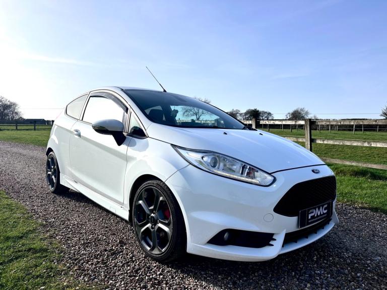 2017 Ford Fiesta 1.6 EcoBoost ST-3 3dr HATCHBACK Petrol Manual