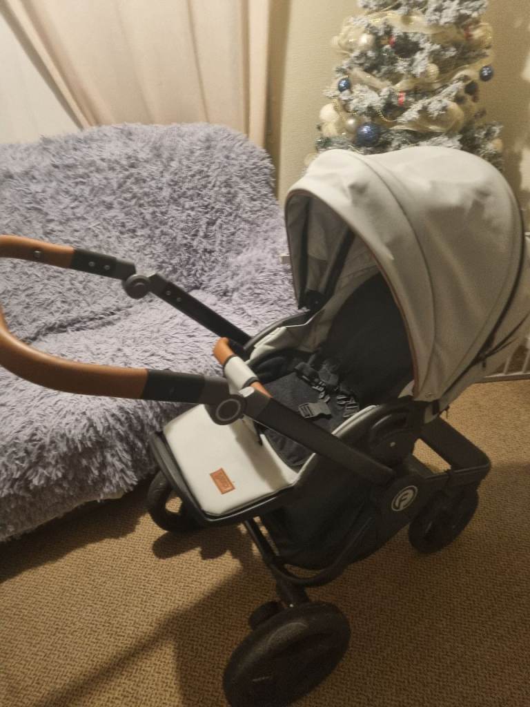 VERDI BABIES  3 IN 1 STROLLER 