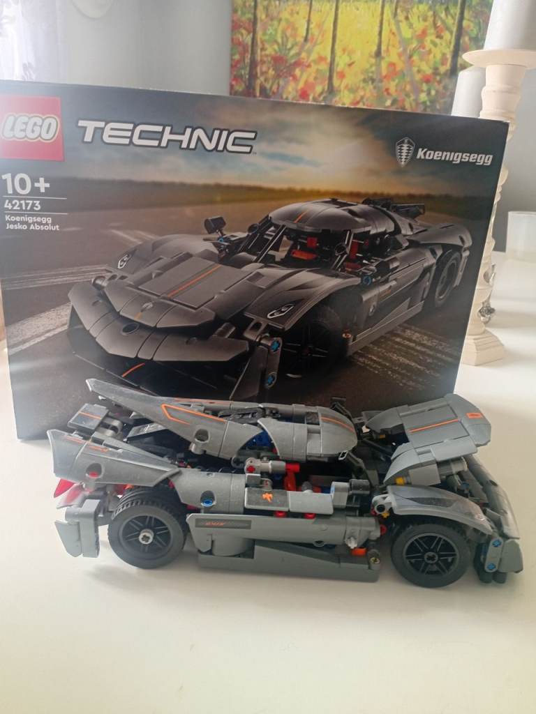 LEGO Technic Koenigsegg Jesko (42173) – Built Model with Box