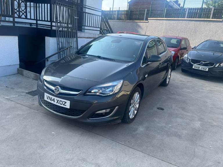 Vauxhall, ASTRA, Hatchback, 2014, Manual, 1956 (cc), 5 doors