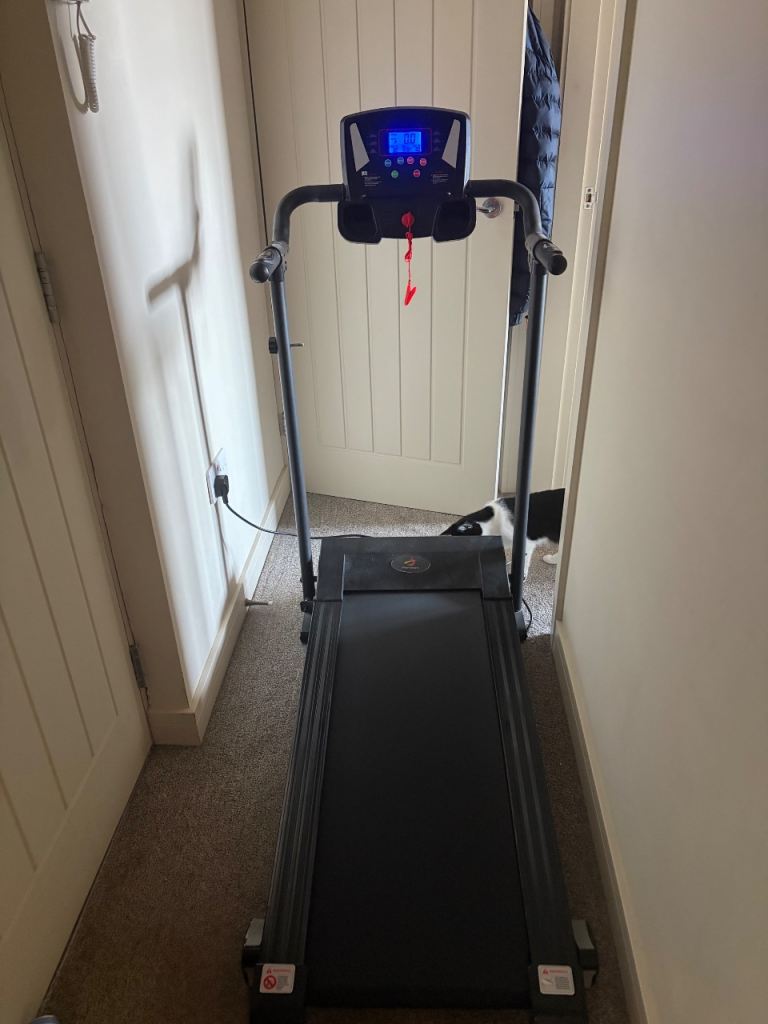 Home Treadmill with Digital Display – Good Condition