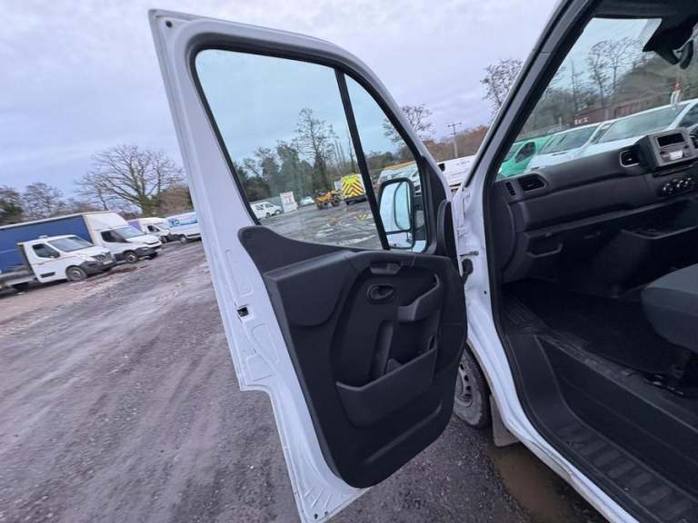 2022 Renault Master Master 35 LWB CHASSIS CAB DIESEL Manual