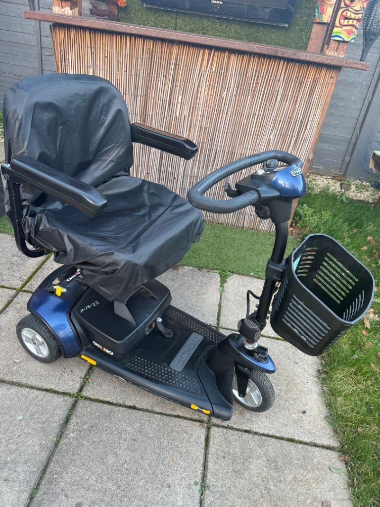 Very good condition electric scooter, recently serviced and has new arm rests 