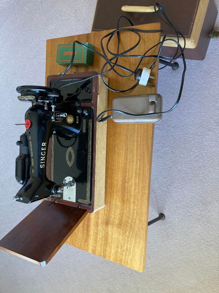 Singer Sewing Machine in original carry case, £40.00 for Sale in ...