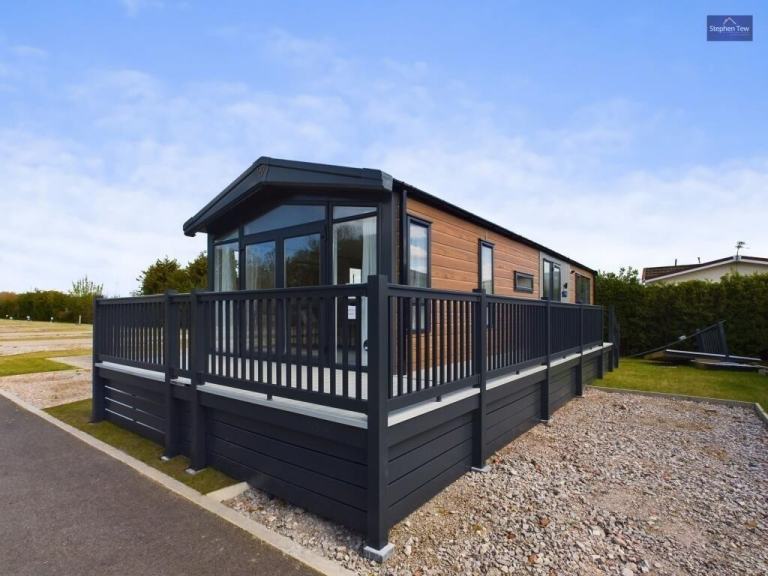 Lakewood Lodge in York  - Lodge / Caravan 