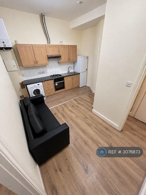 1 bedroom flat in Eglinton Hill, Woolwich, SE18 (1 bed) (#3076873)