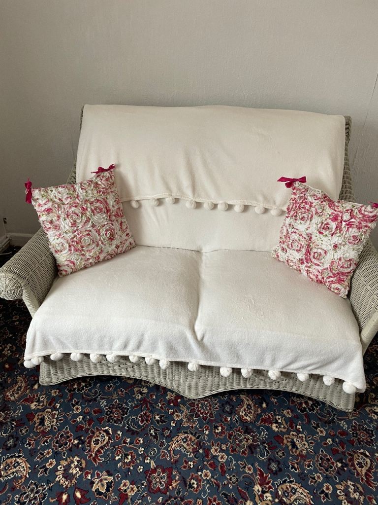 Free settee, wall unit, t.v unit