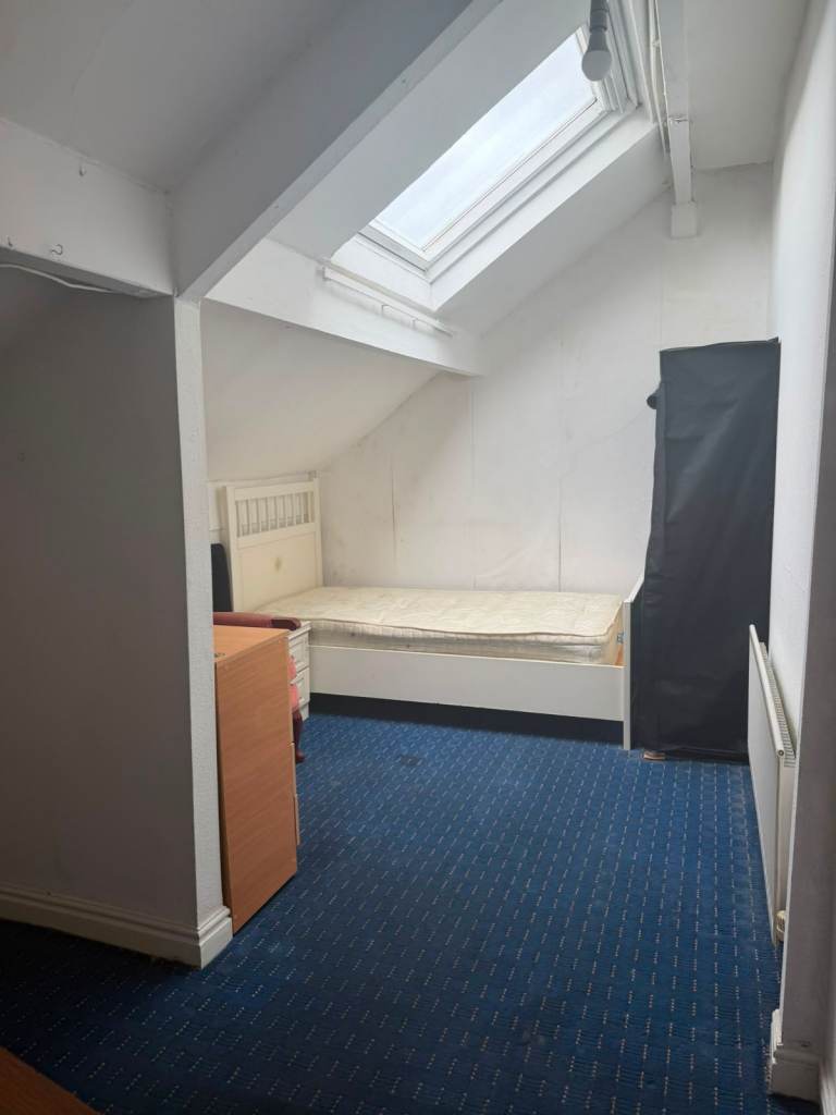 Large Four Bedroom House To Rent - Available Now - CALL NOW TO BOOK A VIEWING 