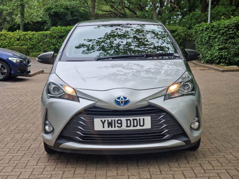 Toyota YARIS Hybrid ULEZ comp Petrol 1.5  parking camera. Long MOT