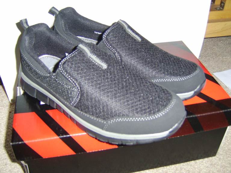 Rdek wide-fit memory foam mesh Sneakers UK Size 6-7