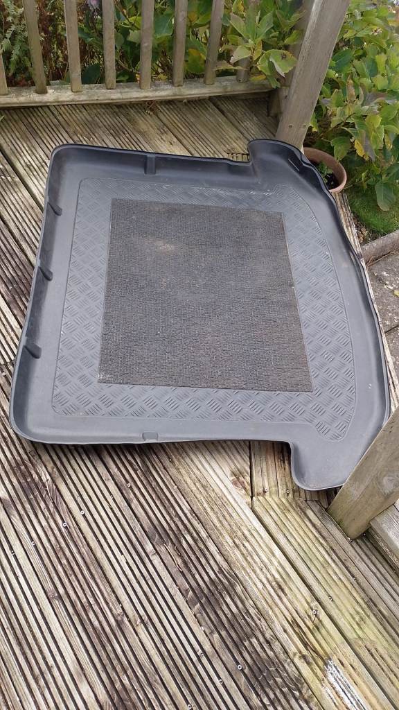 Boot liner to fit a KIA Sorento II - 2009 onwards, would suit any SUV or Estate car