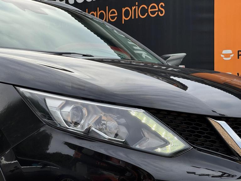 2015 Nissan Qashqai 1.6 DIG-T Tekna 2WD Euro 6 (s/s) 5dr HATCHBACK Petrol Manual