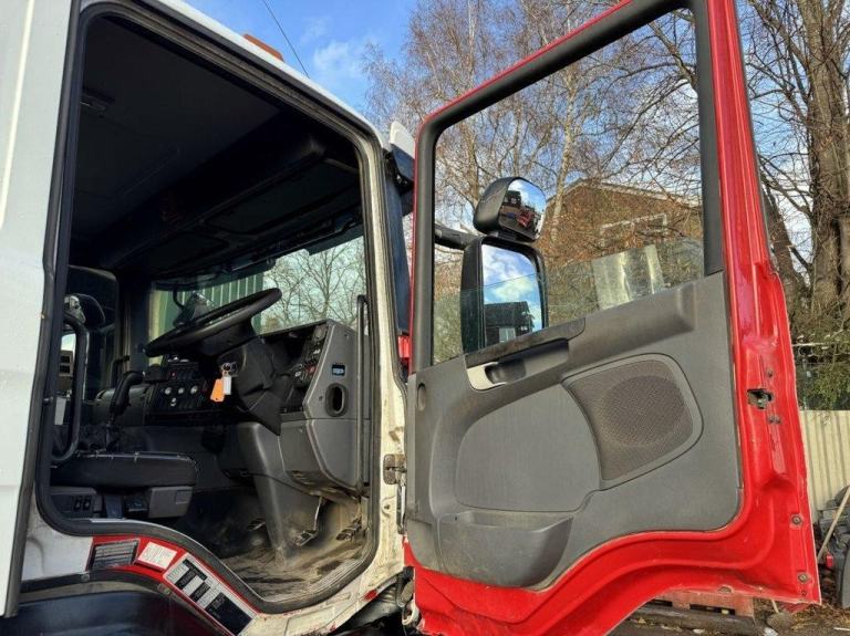 2009 SCANIA P380 8X4 HOOK LOADER