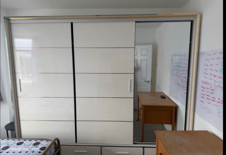 Double room available in edgware