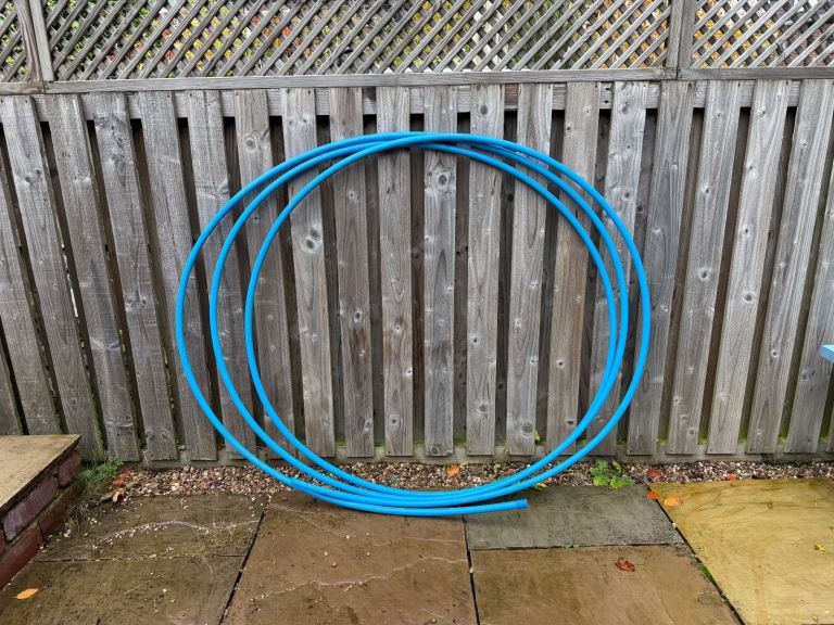 Blue MDPE Plastic Cold Water Mains Pipe 20mm Used for allotments 