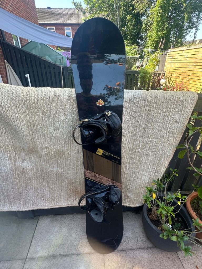 Rossignol Used Snowboard w. Bindings