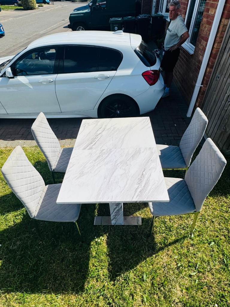 Extendable dining table set for sale 
