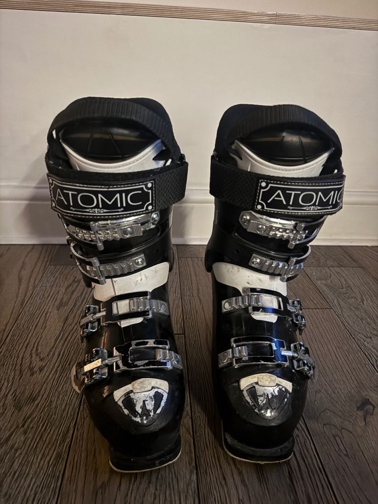 Atomic Ski Boots (UK size 4-5/ EU 37-38) ski boot size 23.0-23.5