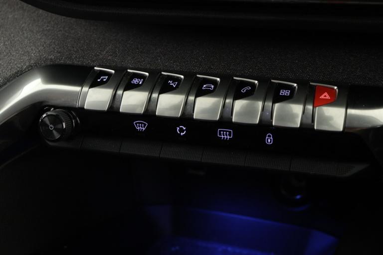 2022 Peugeot 5008 1.2 PureTech Allure Premium+ 5dr EAT8 HATCHBACK PETROL Automatic