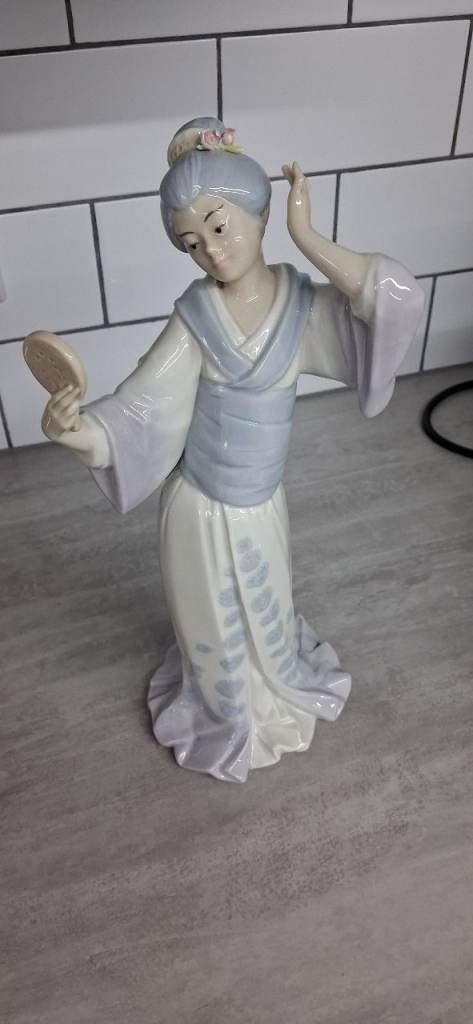 Vintage Valencia Spanish figure ornament. Perfect condition. 