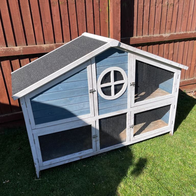 Rabbit/Guinea Pig Hutch – Blue and White Wood, Good Condition