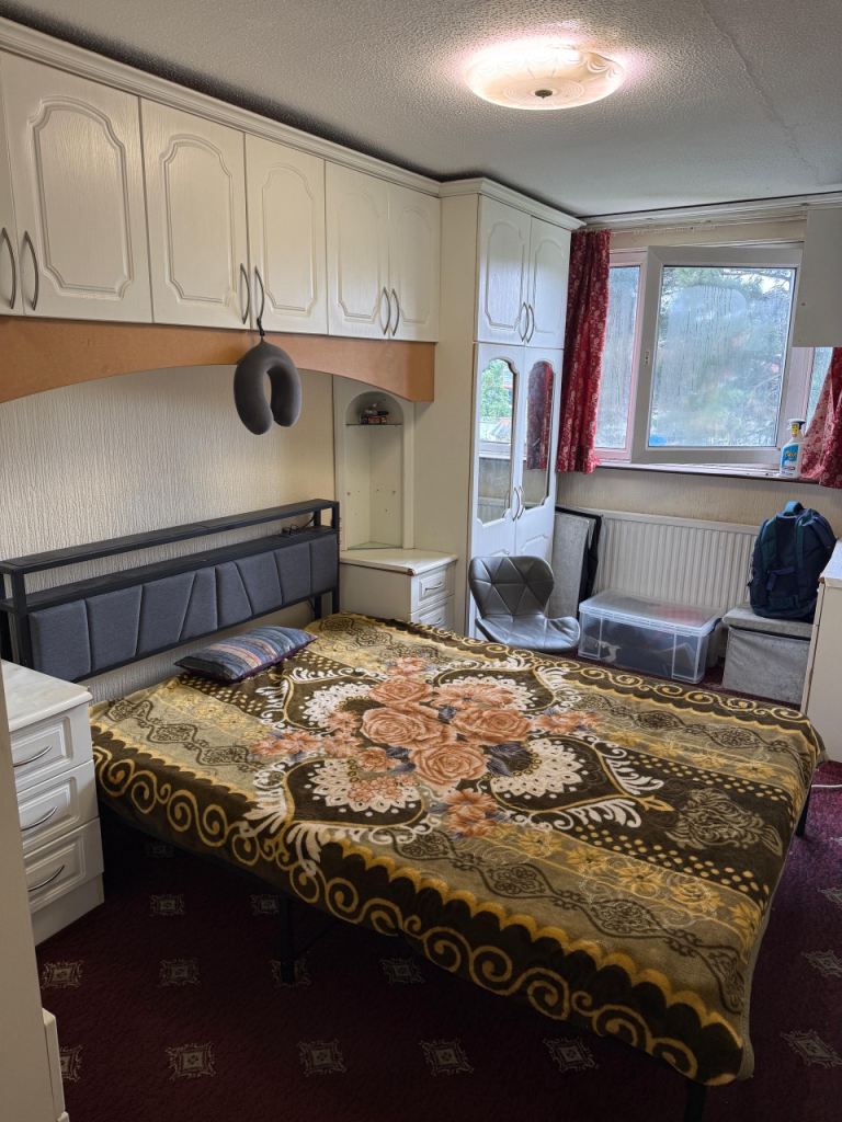 Flat to rent 
