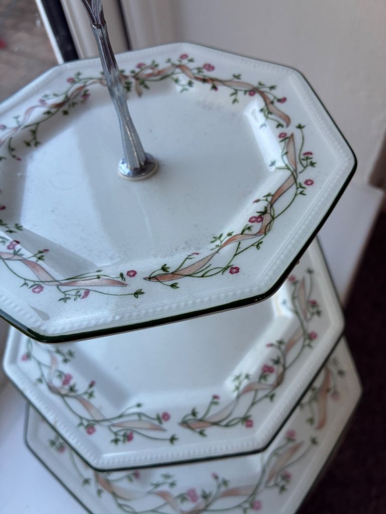 3 x Eternal Bow Hexagonal cake stands Veryvintage and  Unusual 