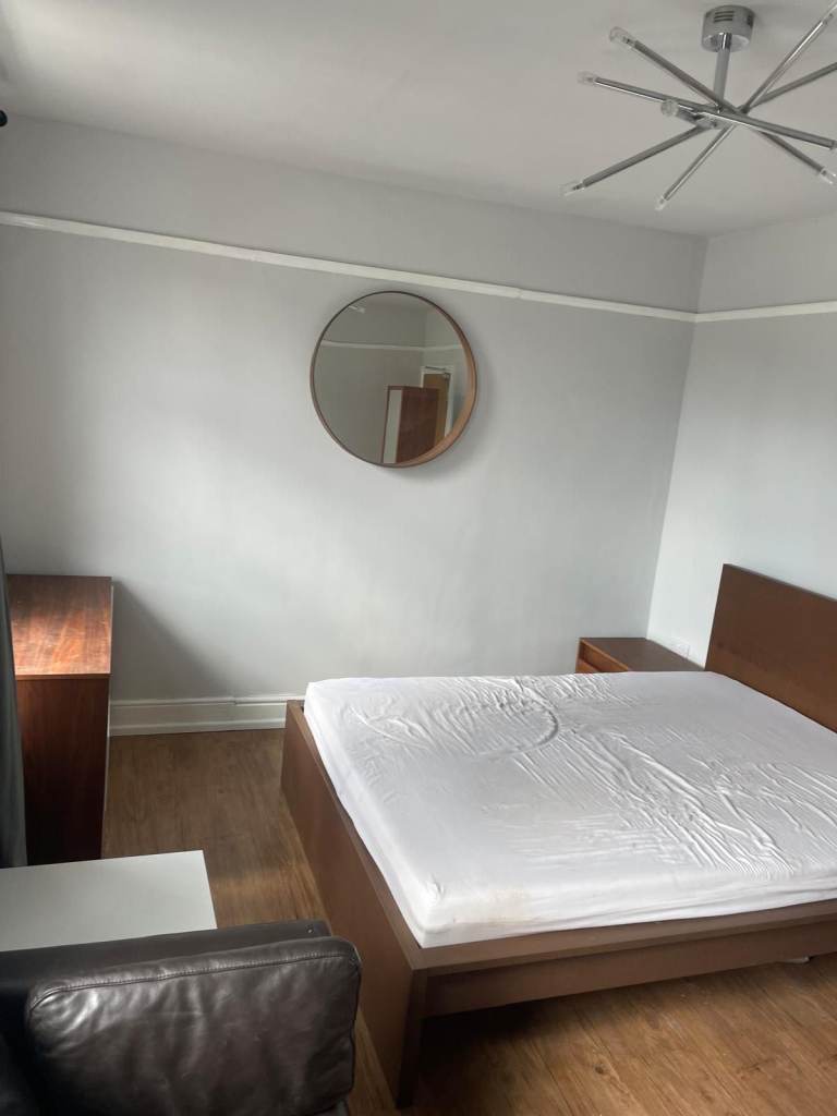 One bedroom flat to rent  close to Edmonton Green 