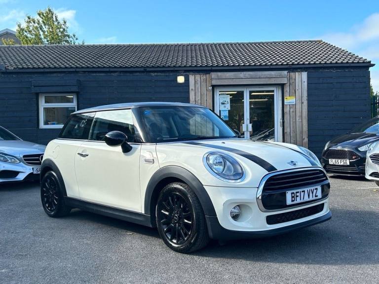 2017 MINI Hatch 1.5 Cooper Hatchback 3dr Petrol Auto Euro 6 (s/s) (136 ps) Hatchback Petrol Autom...